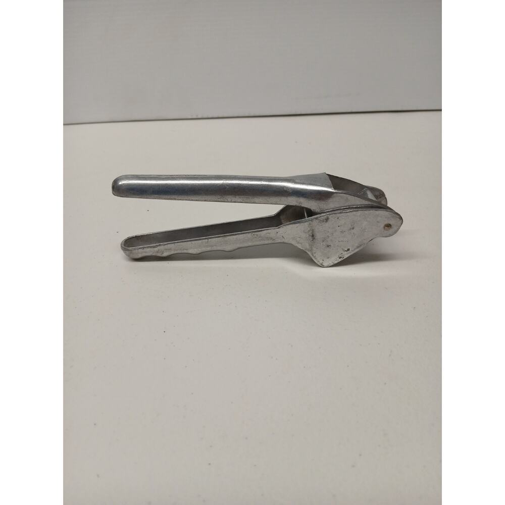 Vintage Aluminum Garlic Press (Taiwan)